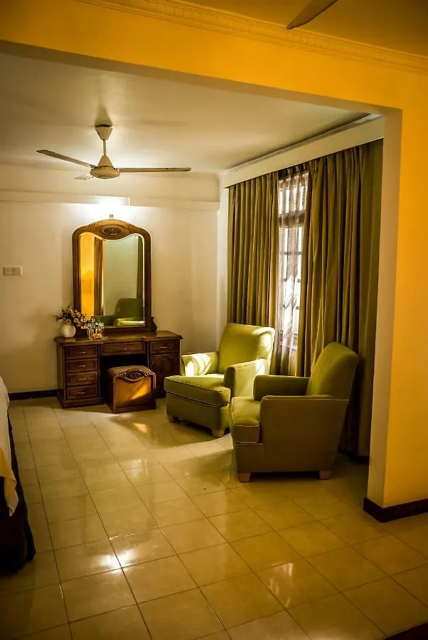 Hotel Blue Bird Negombo