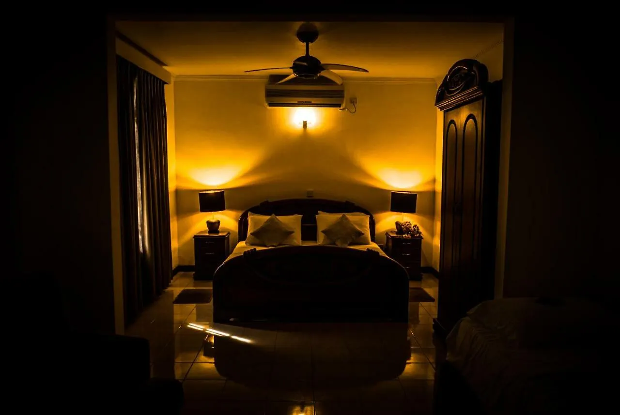 Hotel Blue Bird Negombo Sri Lanka