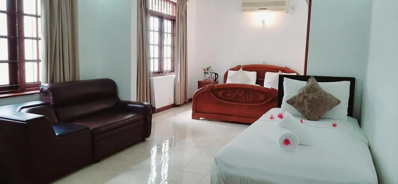 Hotel Blue Bird Negombo